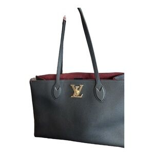 Louis Vuitton Lockme Tote never used!